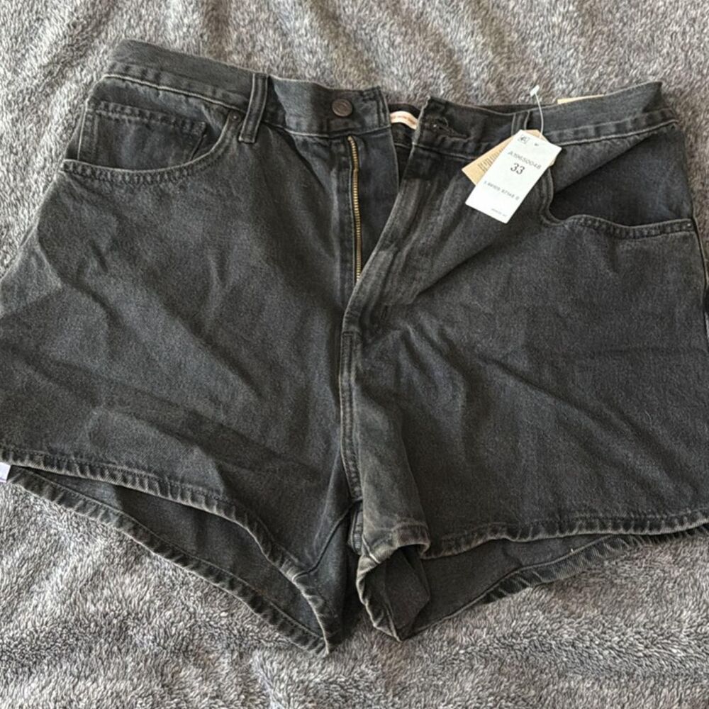Levi black mom jeans